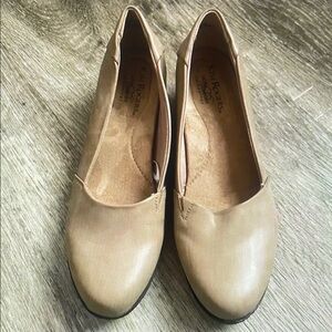 Kim Rogers Women's Tan Flats
